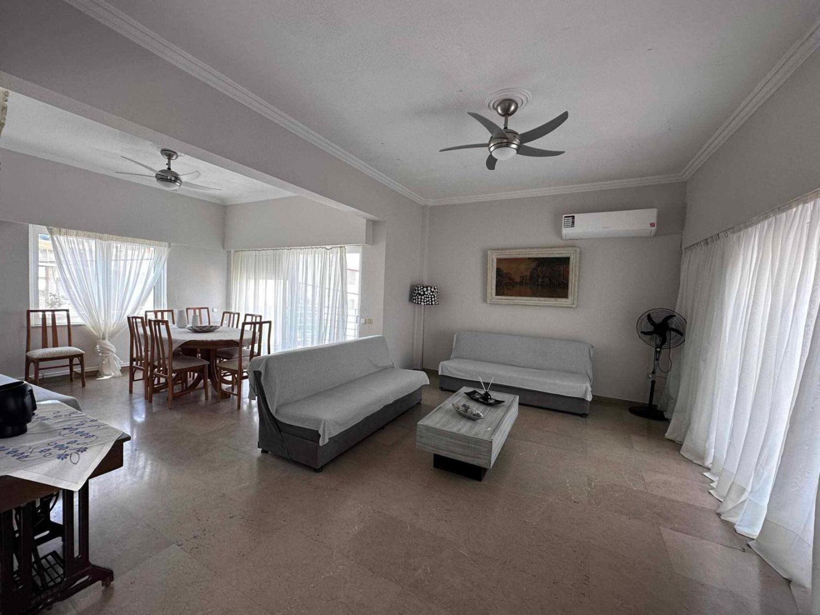 Beach Front Apartment Nea Palatia 外观 照片