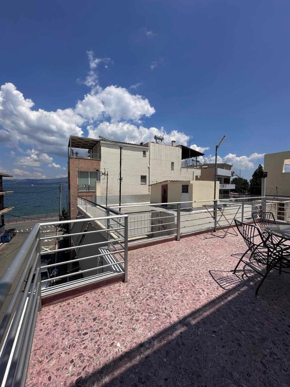 Beach Front Apartment Nea Palatia 外观 照片